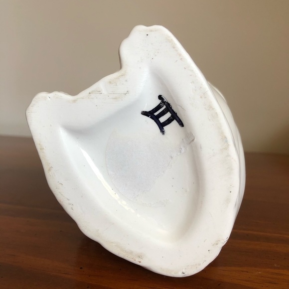 White Owl Vase - Picture 6 of 9